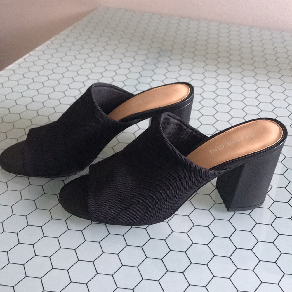Gianni Bini Skylarr Sandal Mule Block Heel 🖤